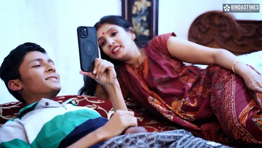 Maa Beta Ki Sexy Film - Jawan Tharki Sauteli Maa Ko Chahiye Sautela Chote Bete Ka Lund Aur Dono Ne  Panu Dekhte Huye Kia Chodan Chudai | xHamster