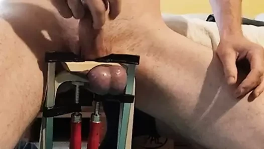 Парни Дрочат Яйца Порно