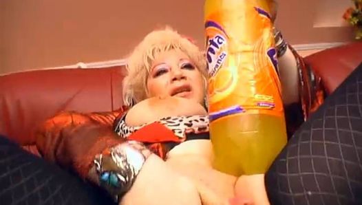Granny Insterts 2L Fanta In Her Pussy