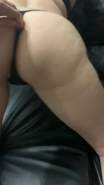 sensual dance with my ass ready to fuck