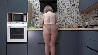 What do you want for breakfast: me or scrambled eggs? Curvy wife in nylon pantyhose. Busty milf with big ass behind the scenes.