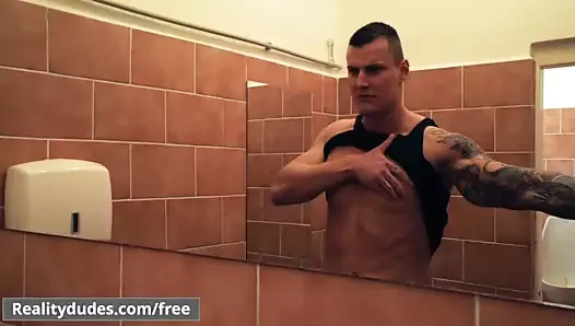 Kostenlose Gay Toilet Porno Videos Von 3 Xhamster