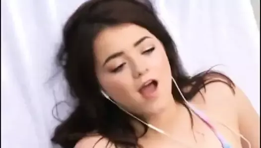Maisie Williams Hot Sex Videos - Maisie Williams Nude: Porn Videos & Sex Tapes @ xHamster