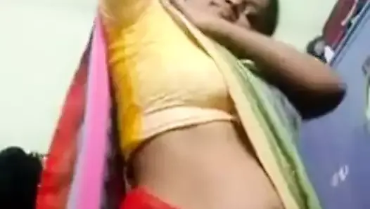 526px x 298px - Tamil aunty removes saree and shows big boobs | xHamster